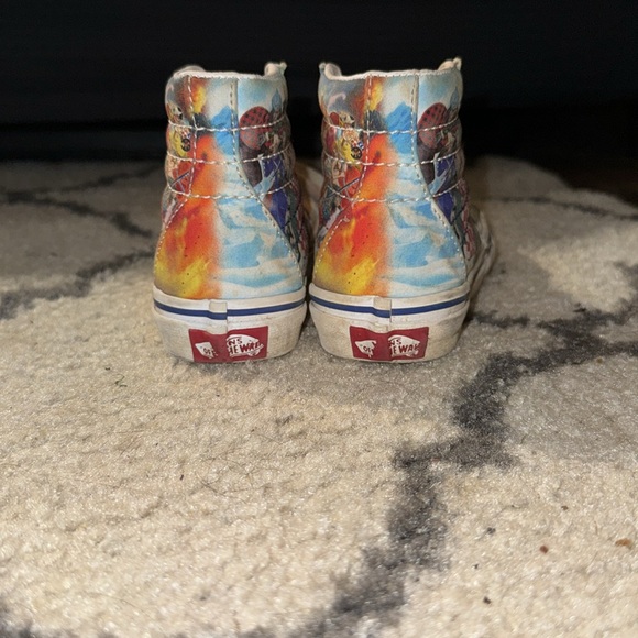 Boys vans worn but still in good condition. - Picture 4 of 6